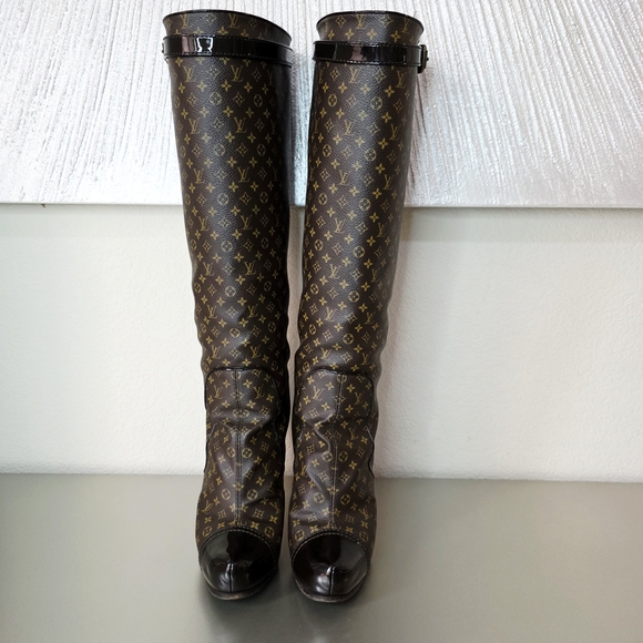 AUTH Louis Vuitton Idole Monogram Canvas and Patent Leather Knee-Length Boots - Picture 4 of 16